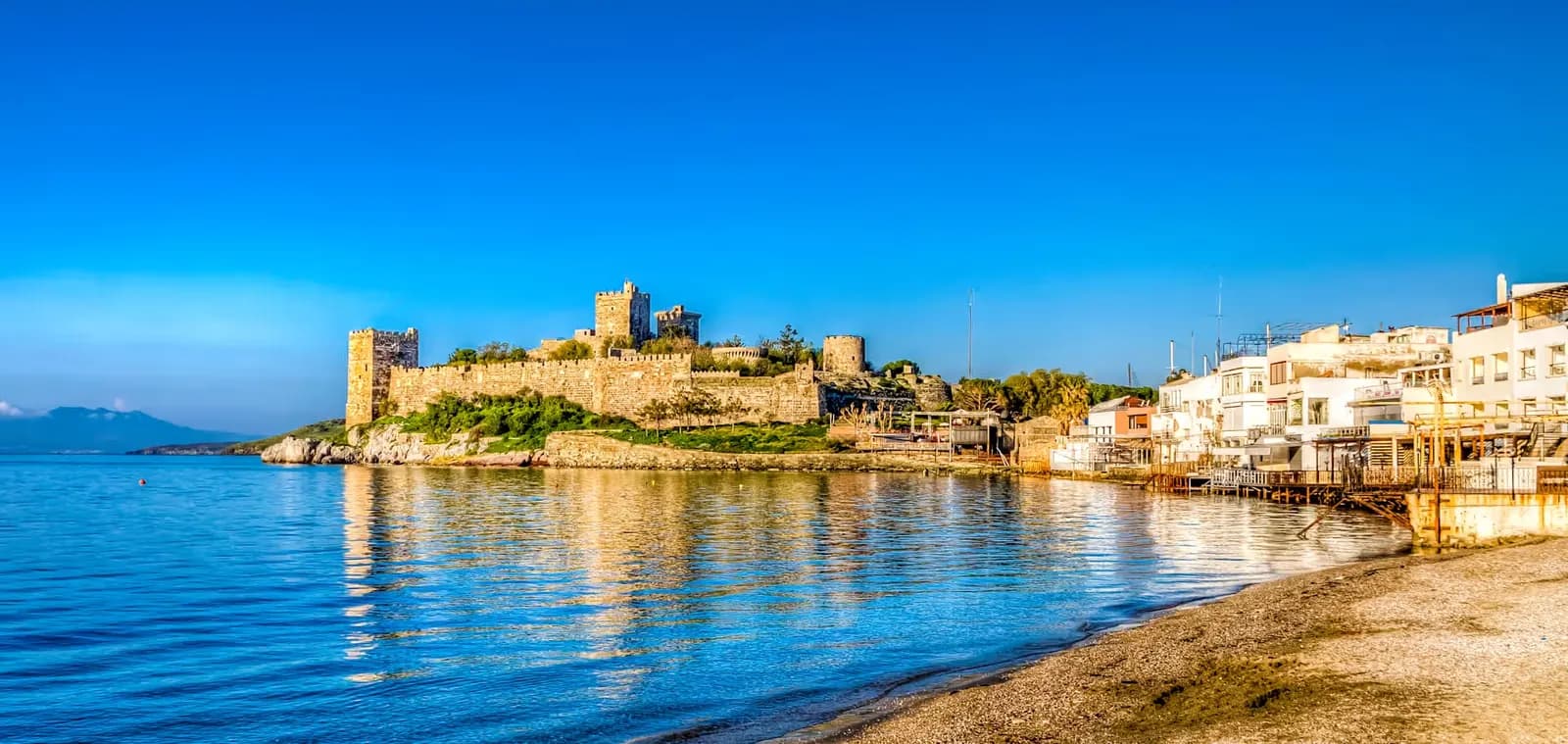 نمای ساحلی کوش‌آداسی
