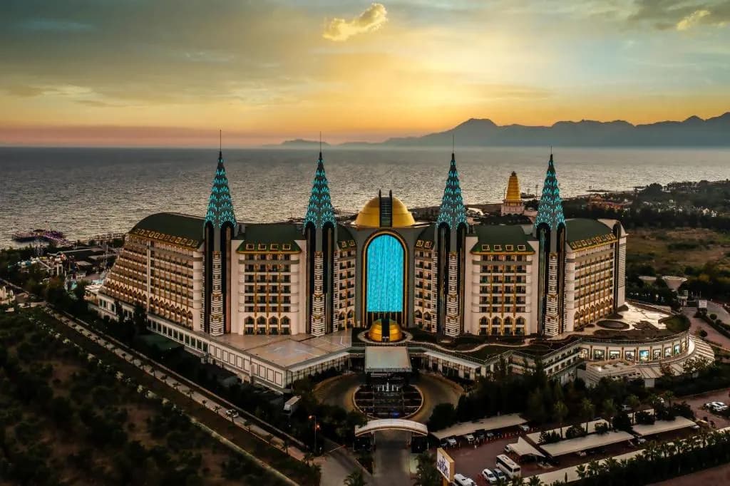 DELPHIN IMPERIAL، تصویر 1